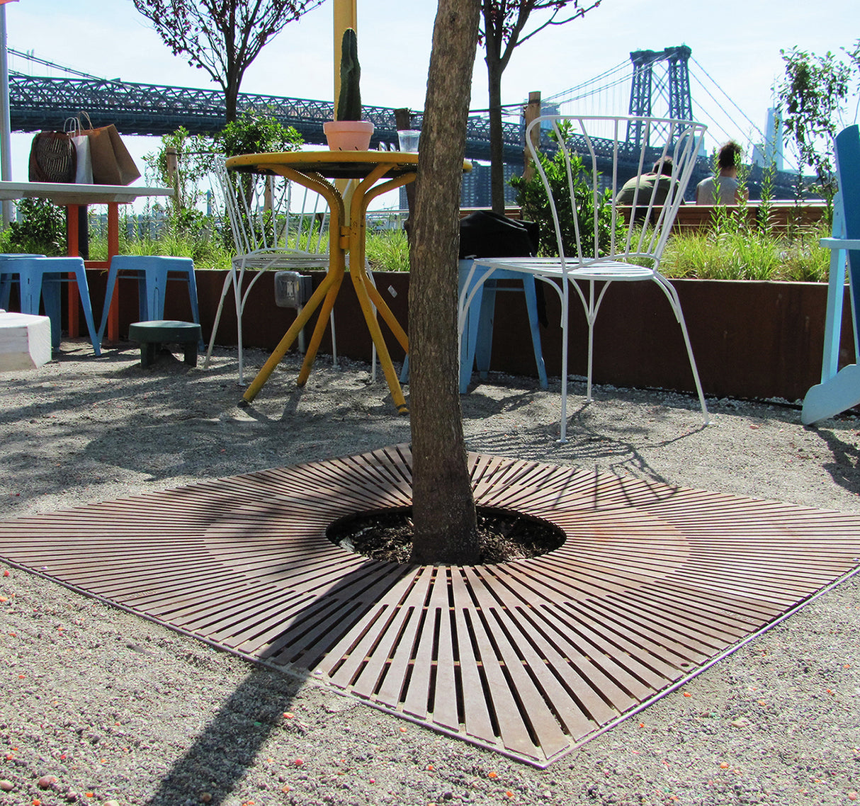 CORONA 4’ x 4’ Heel Proof Tree Grate - Iron Age