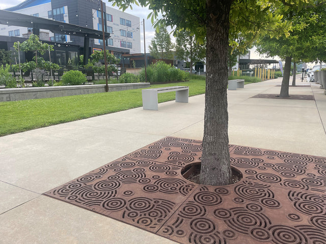 OBLIO 6’ x 6’ Heel Proof Tree Grate - Iron Age